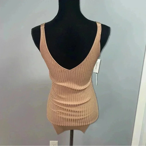 Aritzia -  Babaton Manor Sweater - Ribbed Tank - Picture 6 of 8